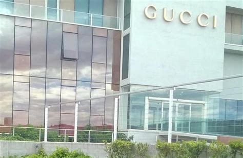 via delle nazioni unite scandicci gucci|Firenze. La rivoluzione creativa di Gucci racchiusa in uno spazio.